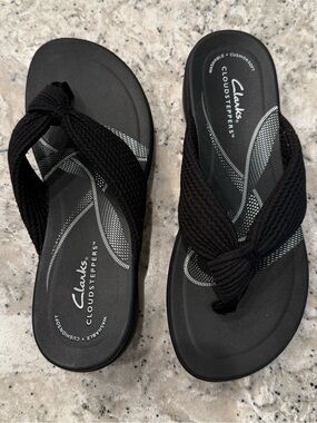 NWT Clarks BreezeRae Erin wedge sandal in Black, never worn, size 6-1/2
